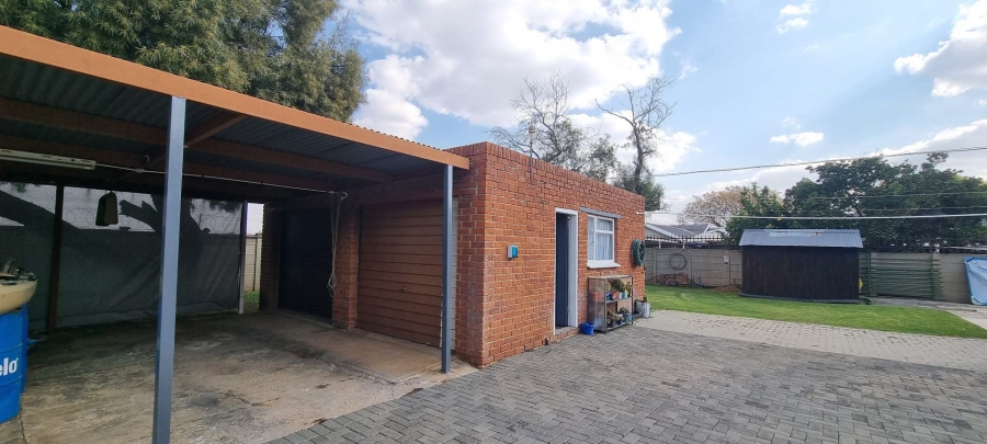 3 Bedroom Property for Sale in Langenhovenpark Free State